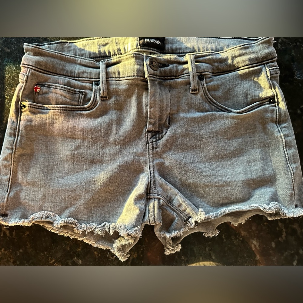HUDSON Amber Raw-Edge Hem Light-Wash Grey Denim Shorts- Size 25